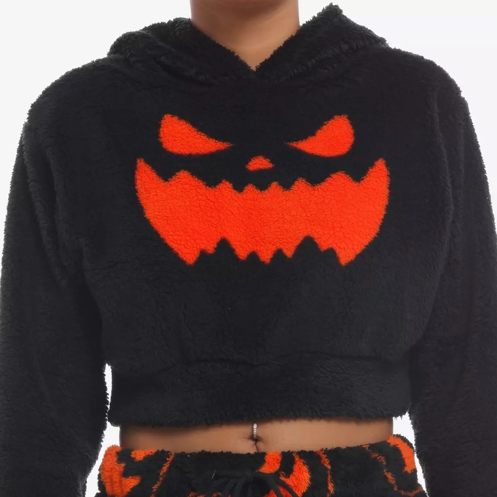 Black Pumpkin Fuzzy Crop Hoodie‎ Hot Topic